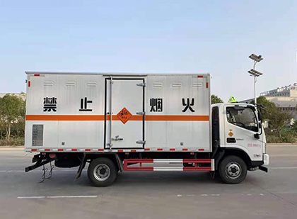新兴爆破器材运输车