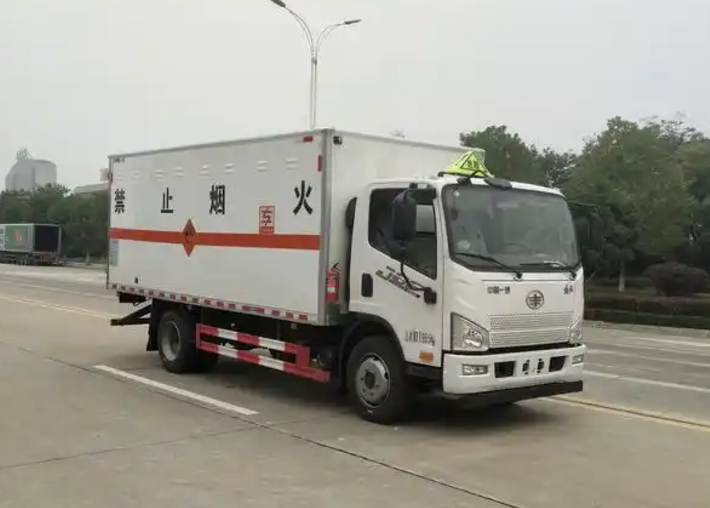 新兴爆破器材运输车可以上高速吗？